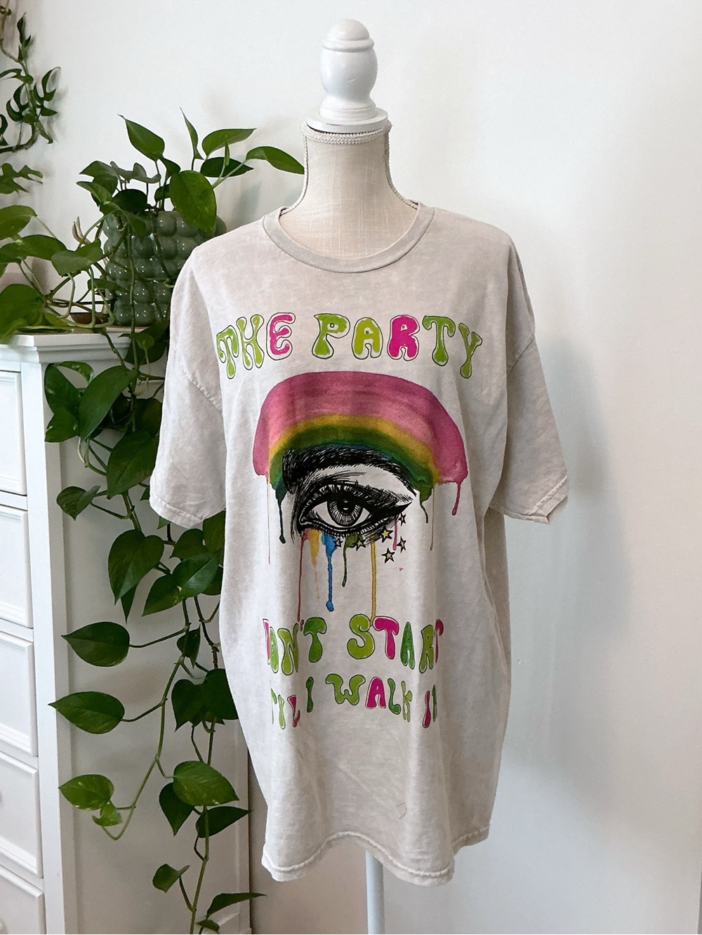 Kesha | The Party Don't Start Tee size XL NWT